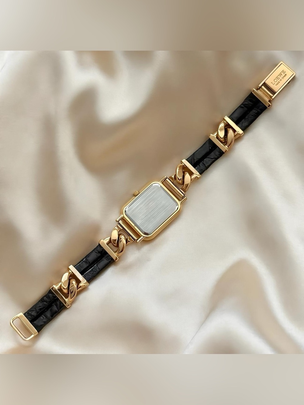 AUTHENTIC RARE VINTAGE LOEWE CHAIN LINK BLACK LEATHER WATCH - Picture 6 of 7